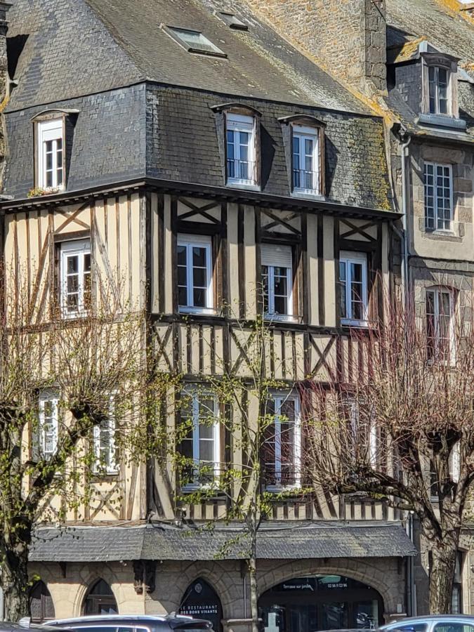 Les Appartements Du Marche Dinan Phòng bức ảnh