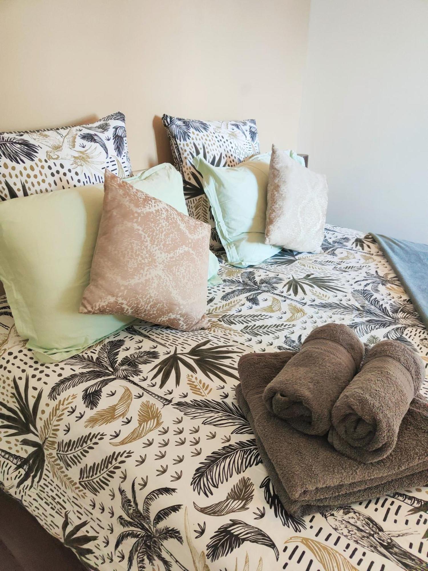 Les Appartements Du Marche Dinan Phòng bức ảnh